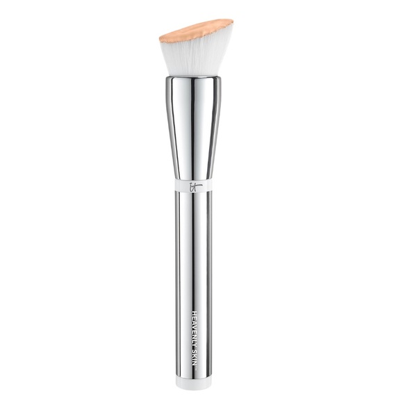 it cosmetics Other - It Cosmetics Heavenly Skin Smoothing 704 Complexion Brush #704 🪞 NEW